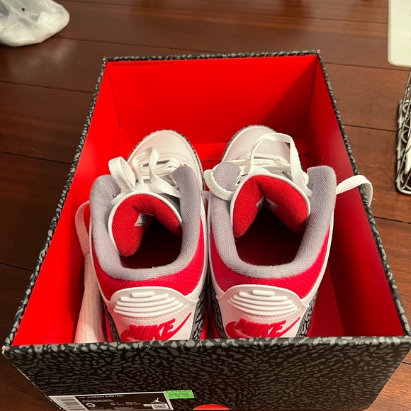 Jordan Retro 3's - Picture 6 of 7